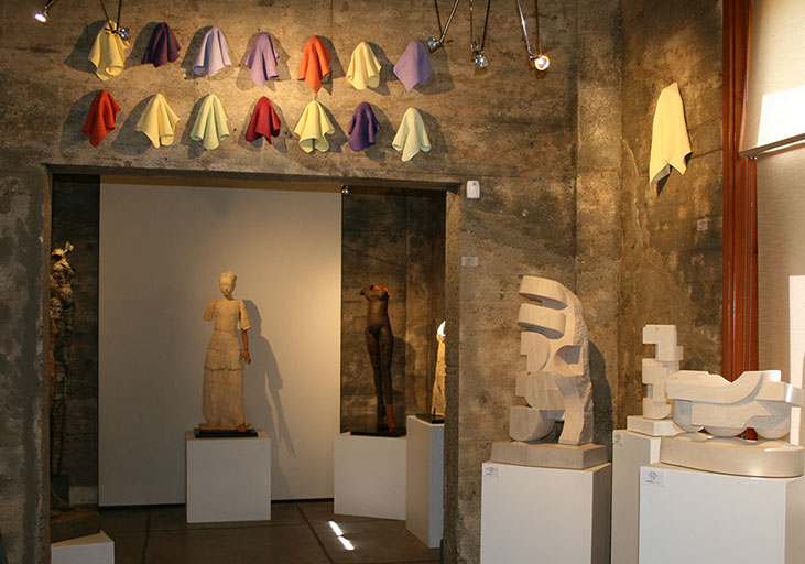 image of sculpture in gallery
